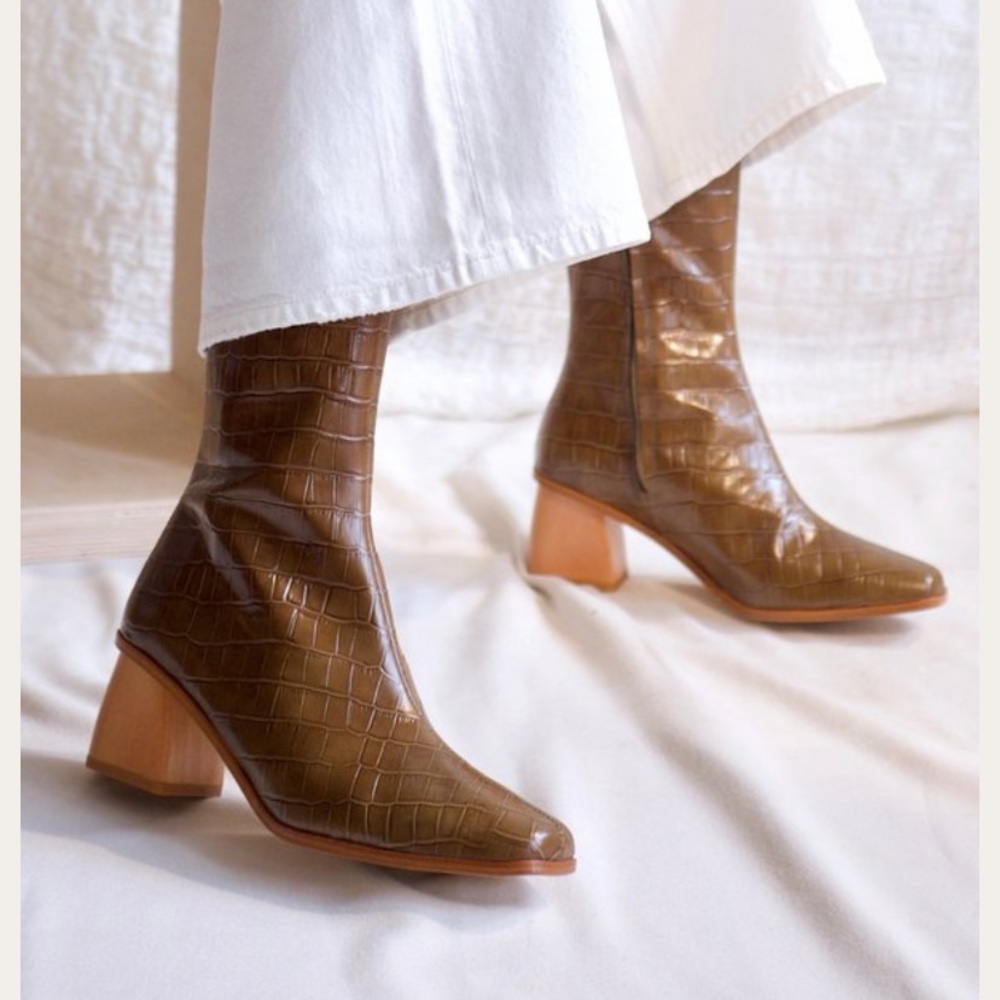 Paloma wool Emilia boots NWOT